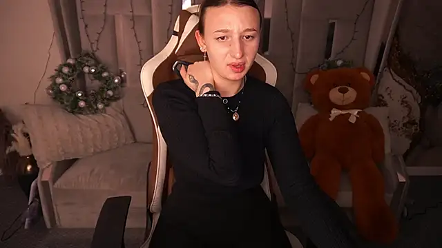 LioraFox's cam snapshot