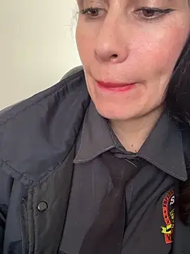 Alysson-- live sex cam