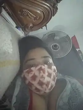 momo_loves's cam snapshot