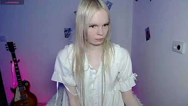 Emily_Nyaffee live sex cam