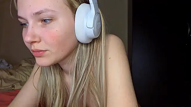 KarinRobertson live sex cam