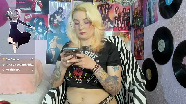 Avril_Maria live sex cam