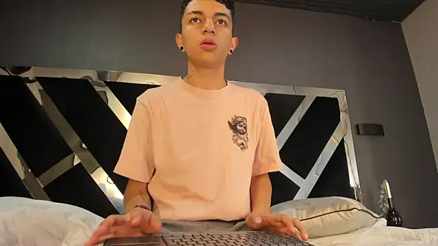 NickandAbby_'s cam snapshot