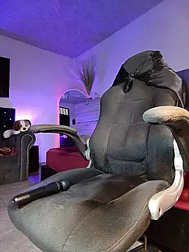 Naughty_Charly live sex cam