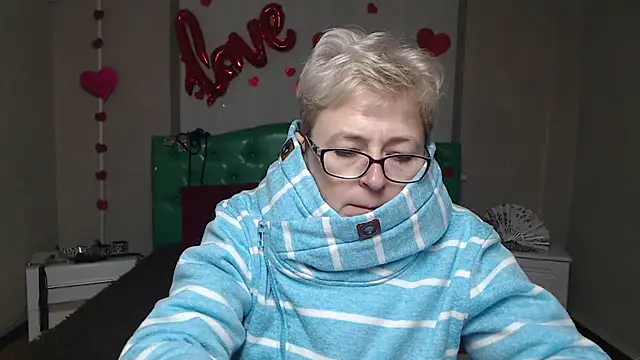 EmiliaGree live sex cam