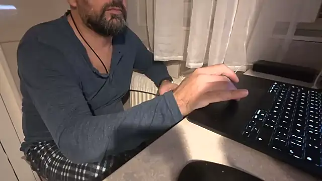 TARKAN1 live sex cam