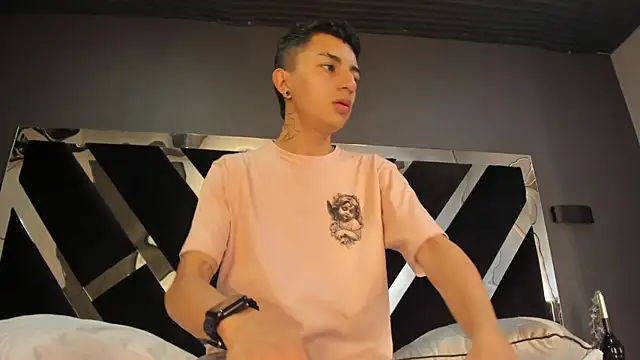 NickandAbby_'s cam snapshot