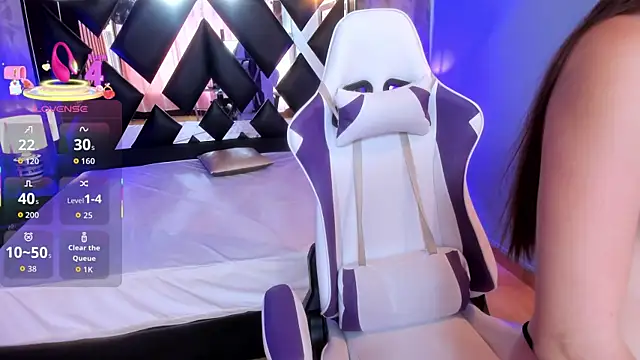 Emma_Petiite's cam snapshot