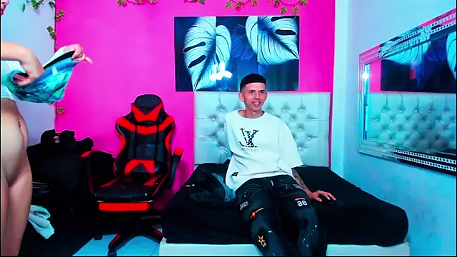 MiaAndTeylor live sex cam