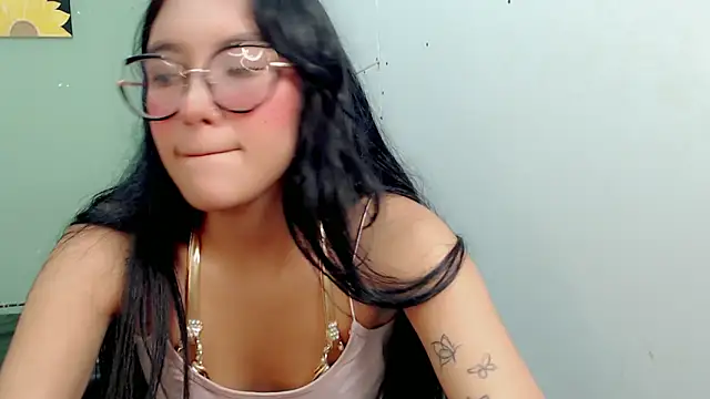 Mishell_hot_'s cam snapshot