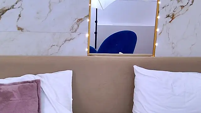 AmadaReine's cam snapshot