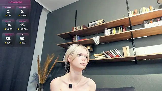 LaureMestler live sex cam