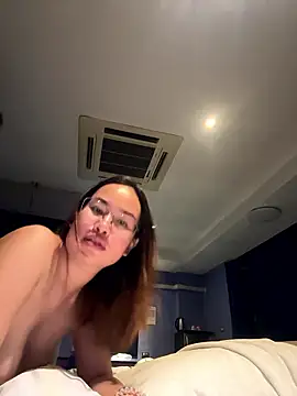 Ponthip live sex cam