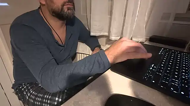 TARKAN1's cam snapshot