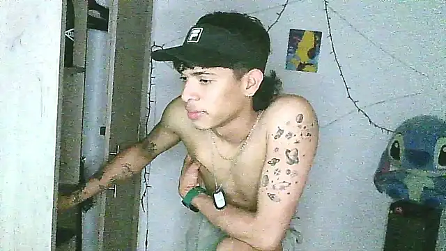 Glen_connor_11's cam snapshot