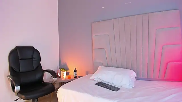 sophie_rojas's cam snapshot