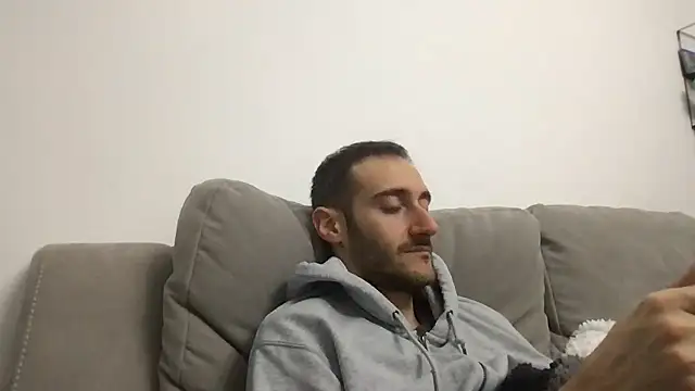 LukaShyGuy's cam snapshot