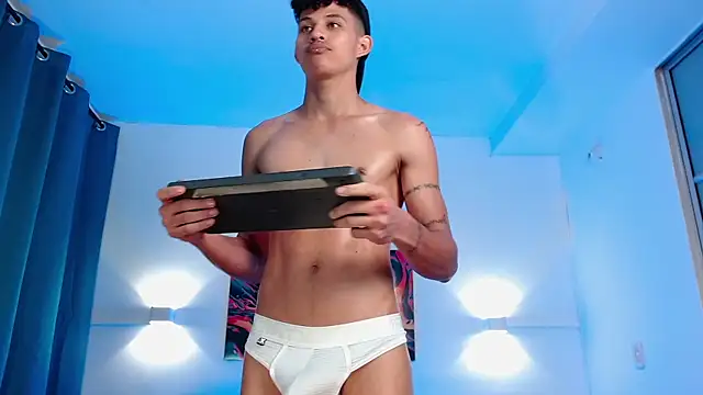 KamiSuarez's cam snapshot