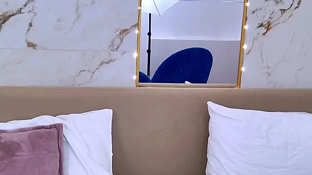 AmadaReine's cam snapshot