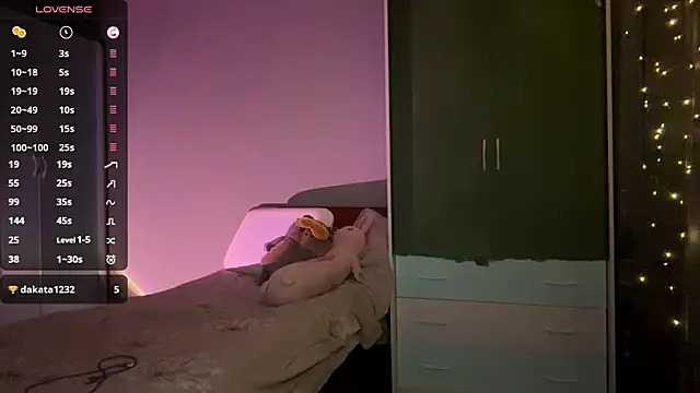 EmiIyKitty's cam snapshot