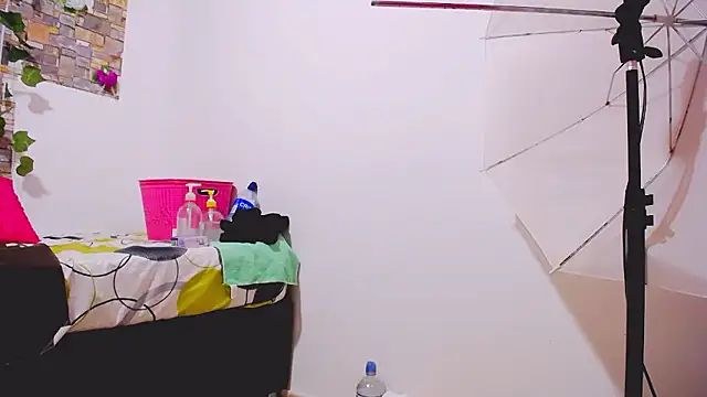 MaidenGame live sex cam