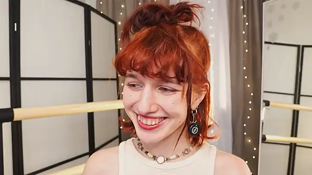 LeelooYolo live sex cam