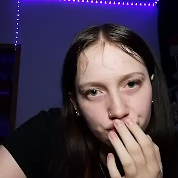 YoungLisaa18's cam snapshot