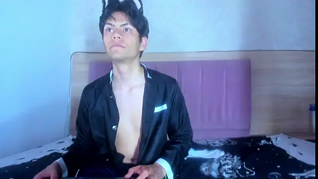 acoralivecm101's cam snapshot