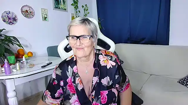 Selenna57 live sex cam