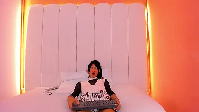 Sunny_OS live sex cam