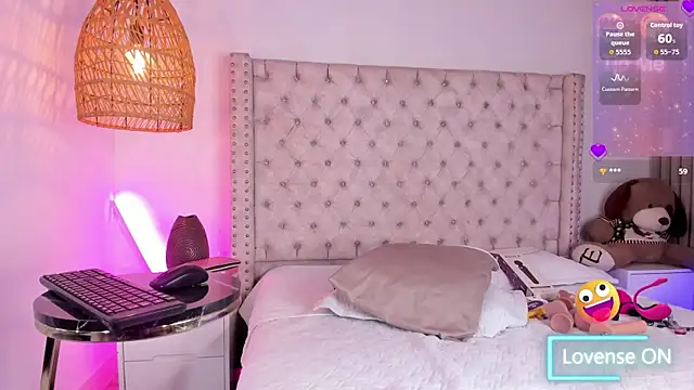 Bella_Kataleya's cam snapshot