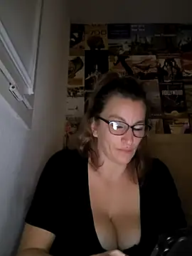 Fifi83Bell live sex cam