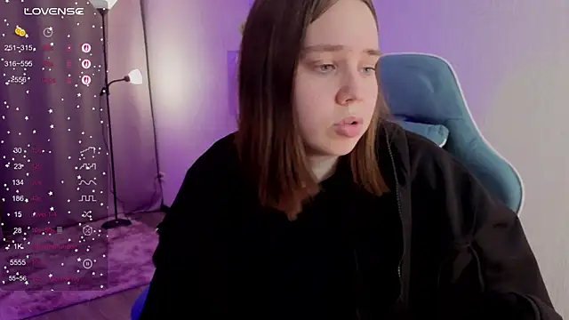 lunalyna's cam snapshot