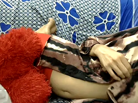 Your-muskan's cam snapshot