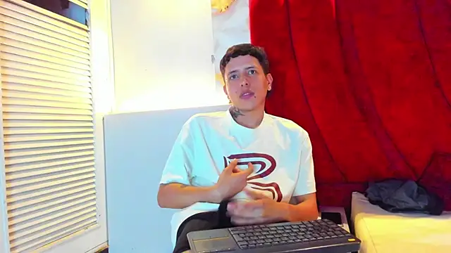 ESTEBAN_2102's cam snapshot