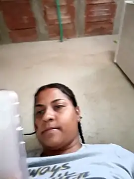 Giselabrunette25's cam snapshot