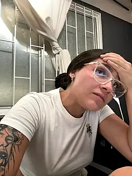 Alyha_Cortes's cam snapshot