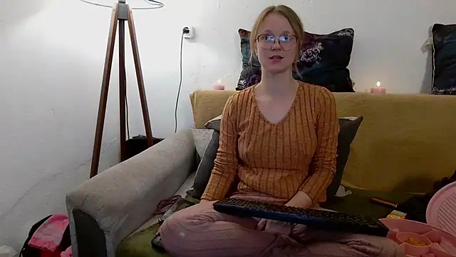 little-leni's cam snapshot