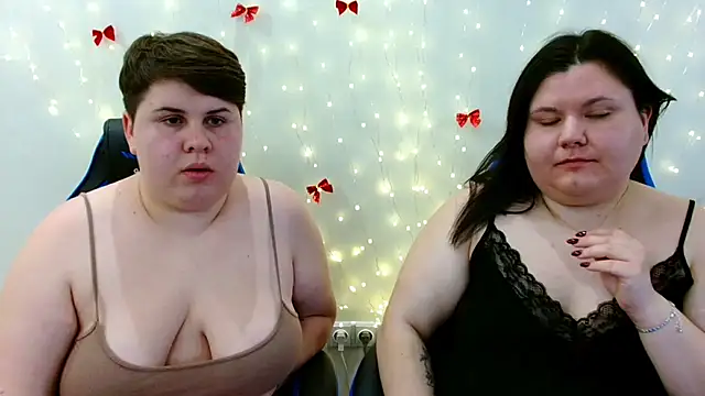 BeckyAndHellen live sex cam
