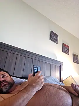 Roddog18 live sex cam