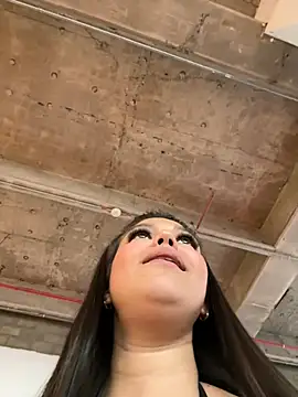 Alyshanon18 live sex cam