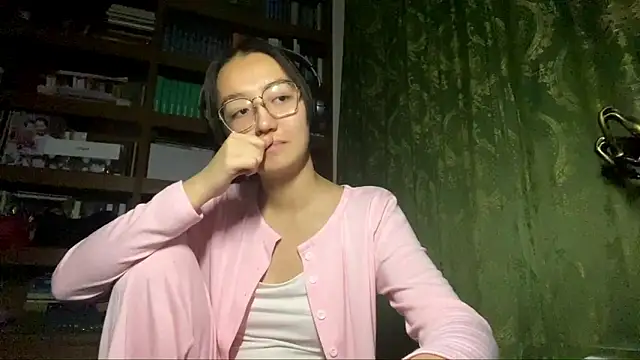 LinaClous live sex cam