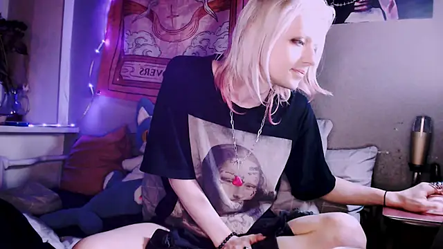 Alien_Bella live sex cam