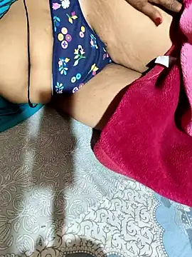 POOJACOUPLE live sex cam