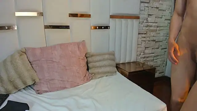 ScarlettAndLucas's cam snapshot