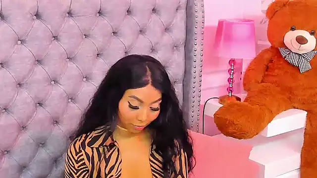 HaileeRoberts live sex cam