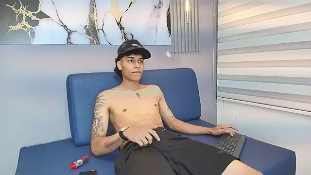 Frayhot777 live sex cam