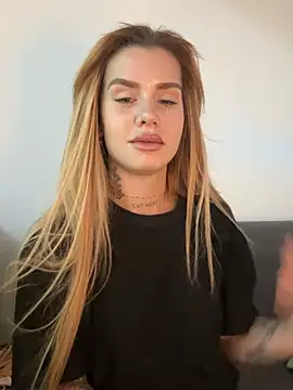 EmiliaCatalina live sex cam