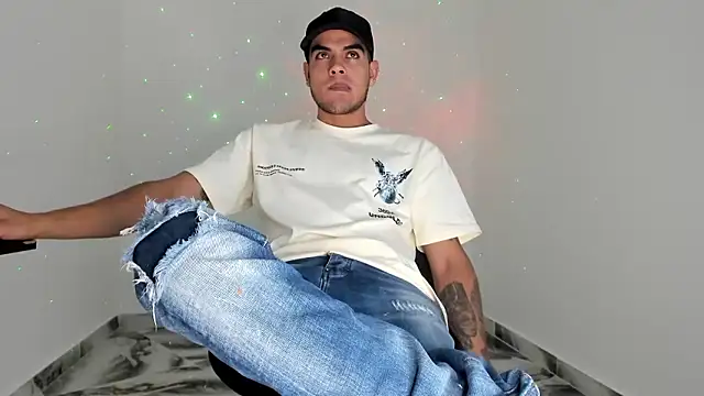 mikee_scooth live sex cam