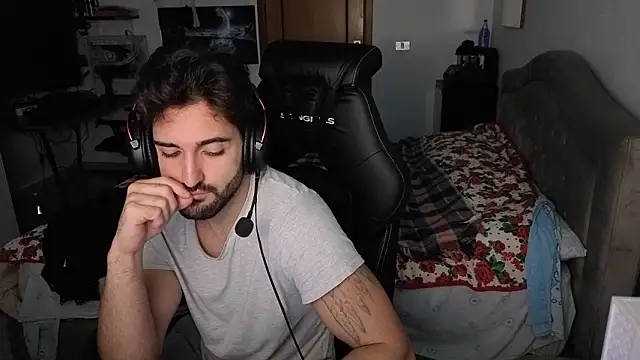 Al3xox02 live sex cam